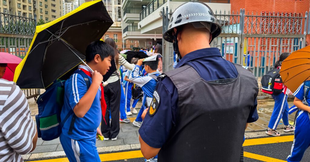 Tiongkok Kerahkan Keamanan untuk Mencoba Menenangkan Negara yang Terancam Kekhawatiran