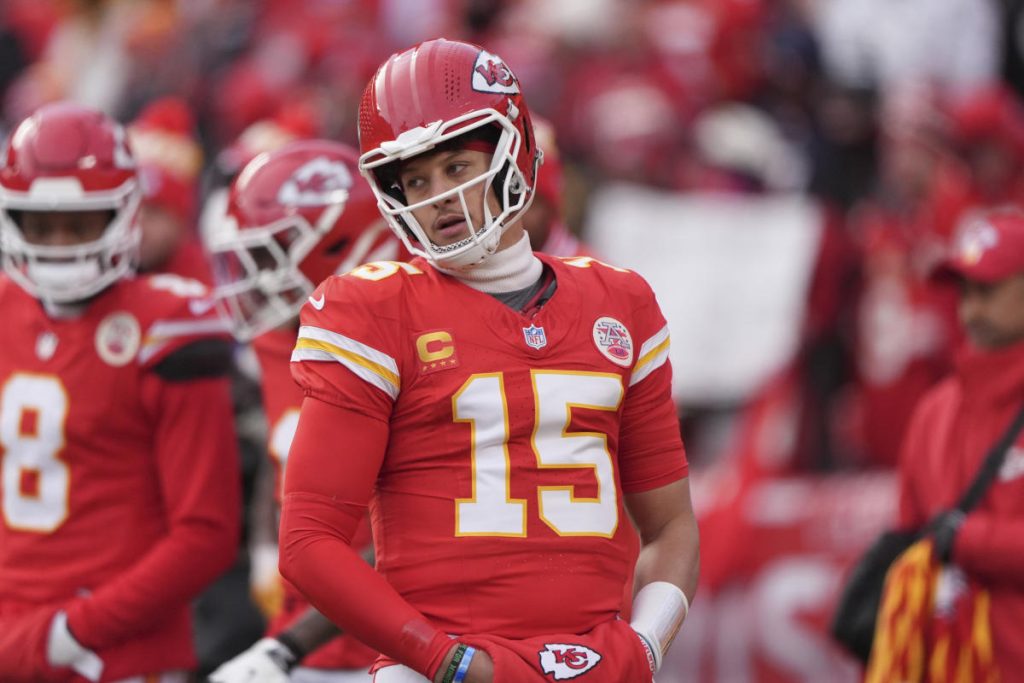 Troy Aikman marah atas seruan kasar terhadap Patrick Mahomes: ‘Dia hampir tidak tertabrak’