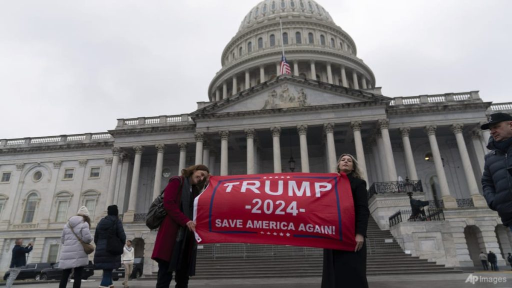 Trump menarik ribuan orang ke rapat umum di Washington untuk putaran kemenangan sebelum pelantikan