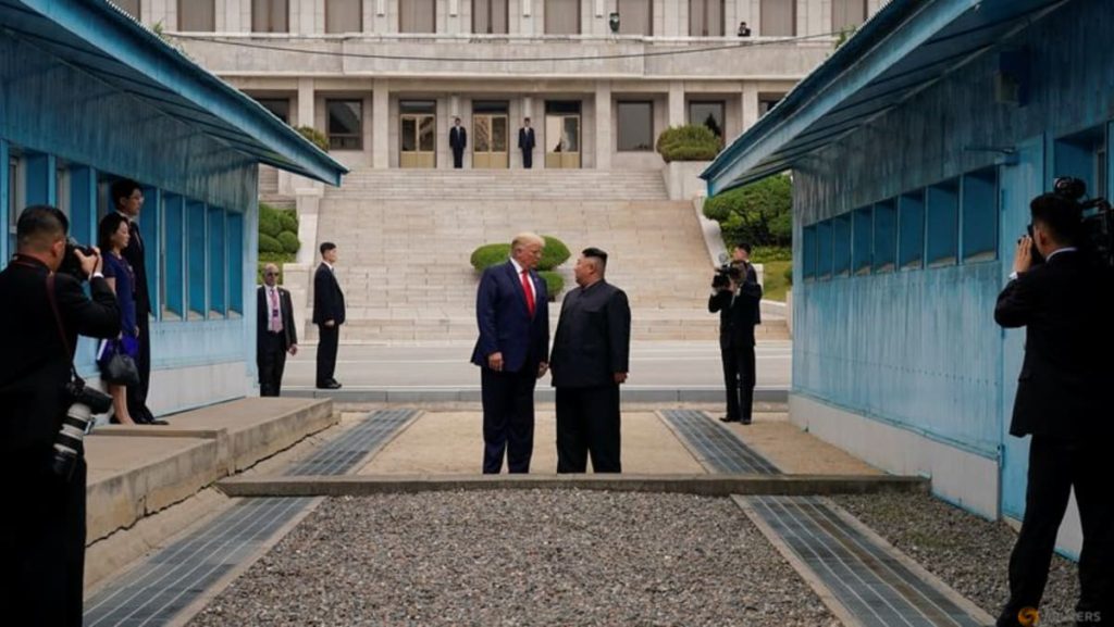 Trump mengatakan dia akan menjangkau Kim Korea Utara lagi