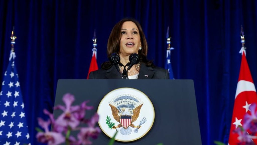 Wakil Presiden AS Kamala Harris membatalkan perjalanan ke Singapura, Bahrain dan Jerman karena kebakaran hutan di California