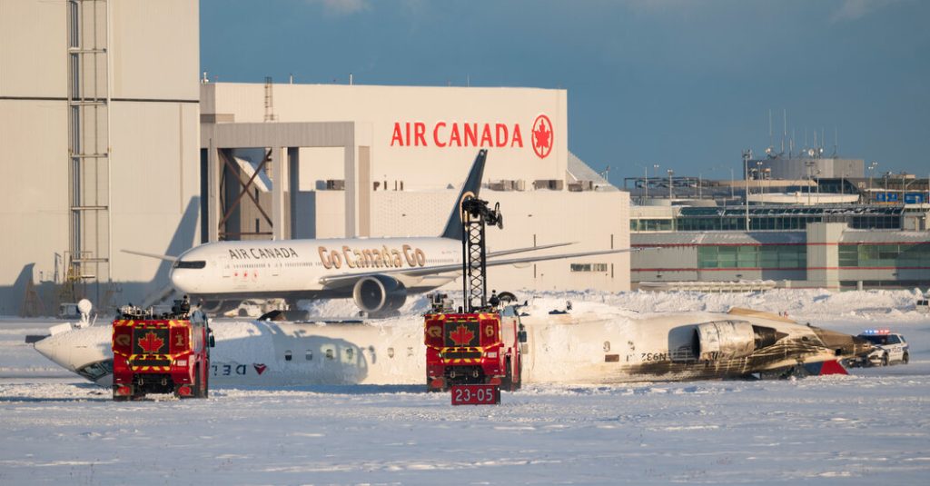 Apa yang kita ketahui tentang kecelakaan pesawat Delta di Toronto