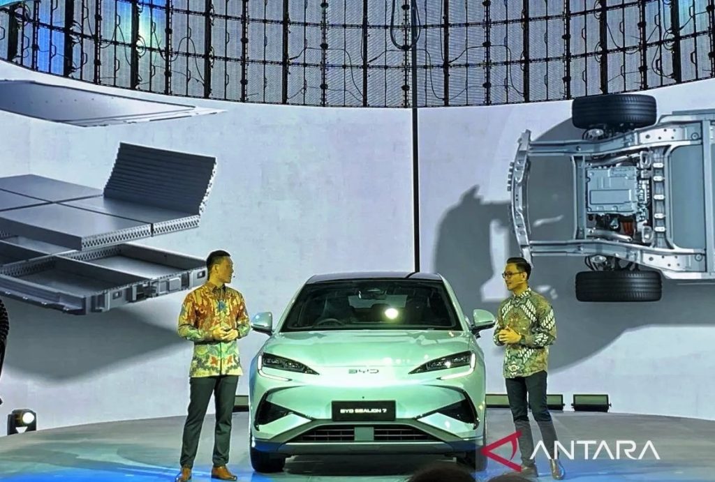 BYD Ajak Jurnalis Jajal Kemampuan Sealion 7 yang baru Launching di IIMS 2025