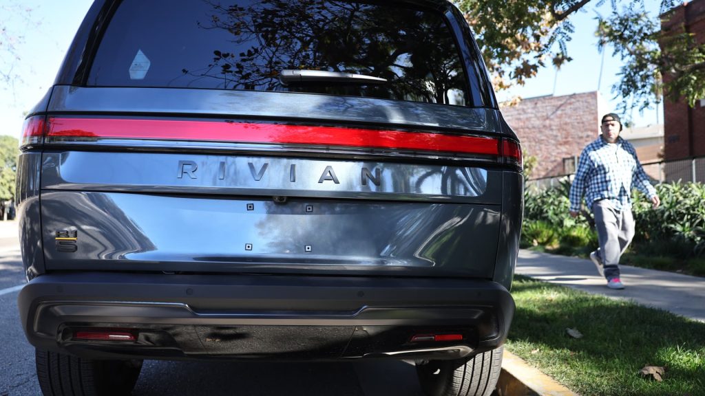 Bank of America Downgrades Rivian, mengutip Soft 2025 Outlook dan Trump Risiko