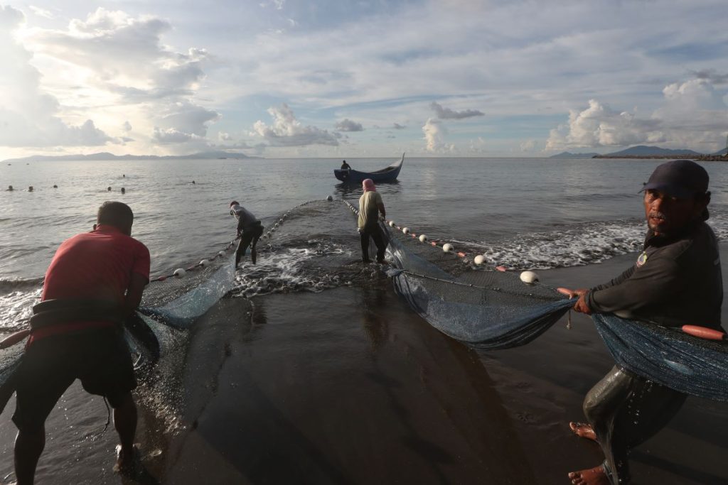 Berdayakan Masyarakat Pesisir untuk Ketahanan Pangan dan Ekonomi Indonesia