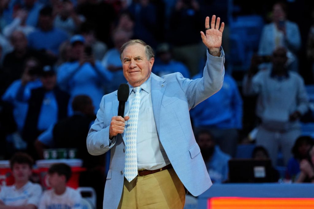 Bill Belichick menawarkan pizza gratis ke persaudaraan Carolina Utara sebelum persaingan dengan No. 2 Duke