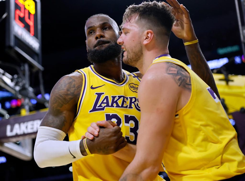 Bisakah pertahanan LeBron James menjadi kunci harapan kejuaraan Lakers? | Pertunjukan Kevin O’Connor