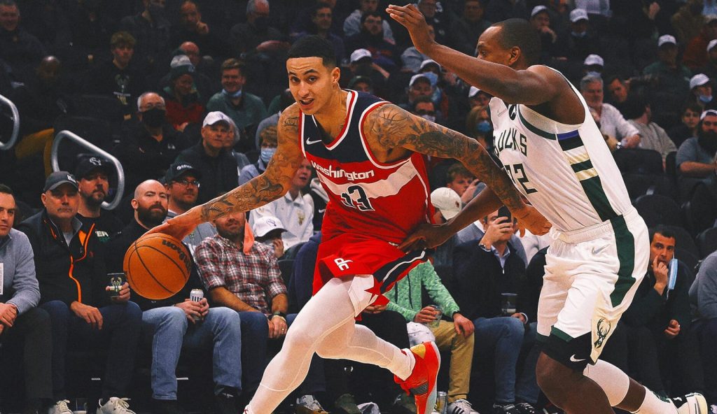 Bucks dilaporkan memperdagangkan Khris Middleton ke Wizards untuk Kyle Kuzma