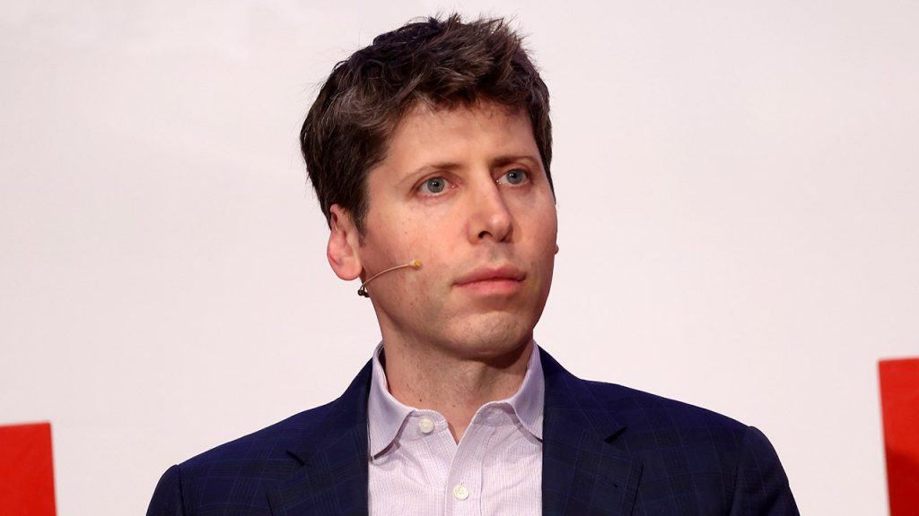 CEO AI Terbuka Sam Altman memprediksi kecerdasan buatan akan menurunkan harga