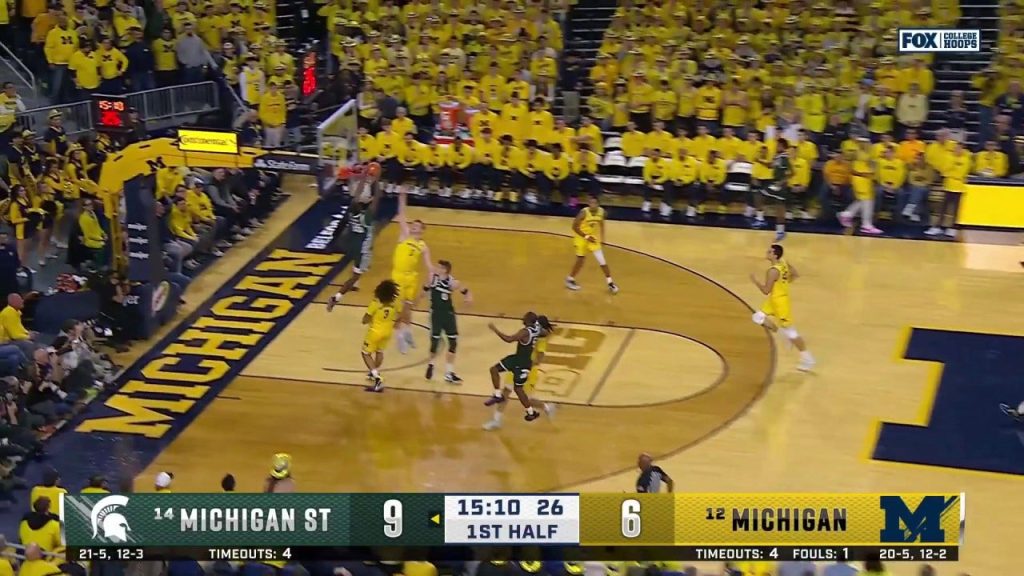 Coen Carr melempar gang-gang vicious di fastbreak, memperpanjang kepemimpinan Negara Bagian Michigan vs Michigan