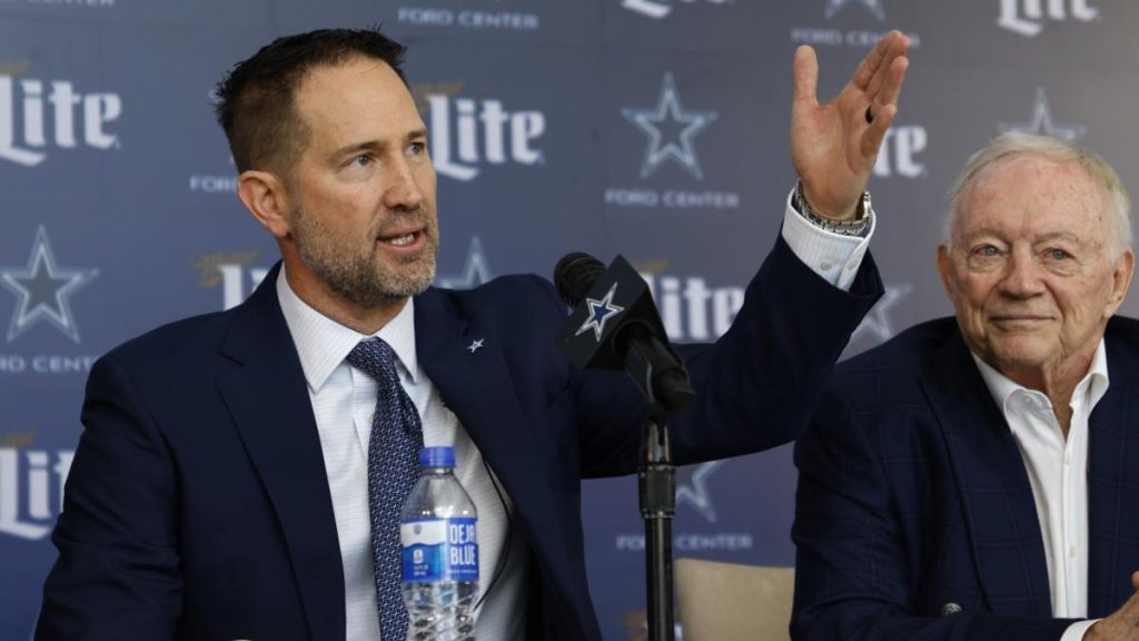 Cowboys mengumumkan staf pelatih pertama Brian Schottenheimer