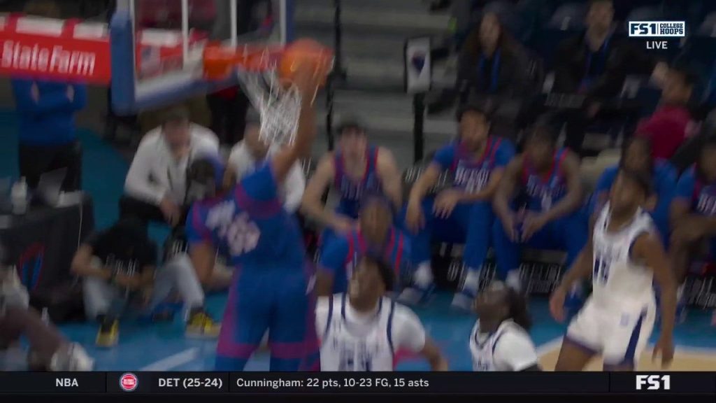 DePaul’s NJ Benson melempar dunk gang satu tangan untuk memperpanjang keunggulan melawan Seton Hall