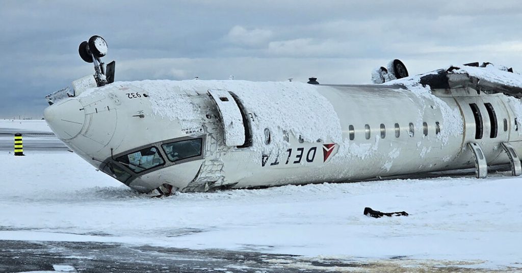 Delta menawarkan $ 30.000 kepada penumpang di pesawat yang jatuh di Toronto