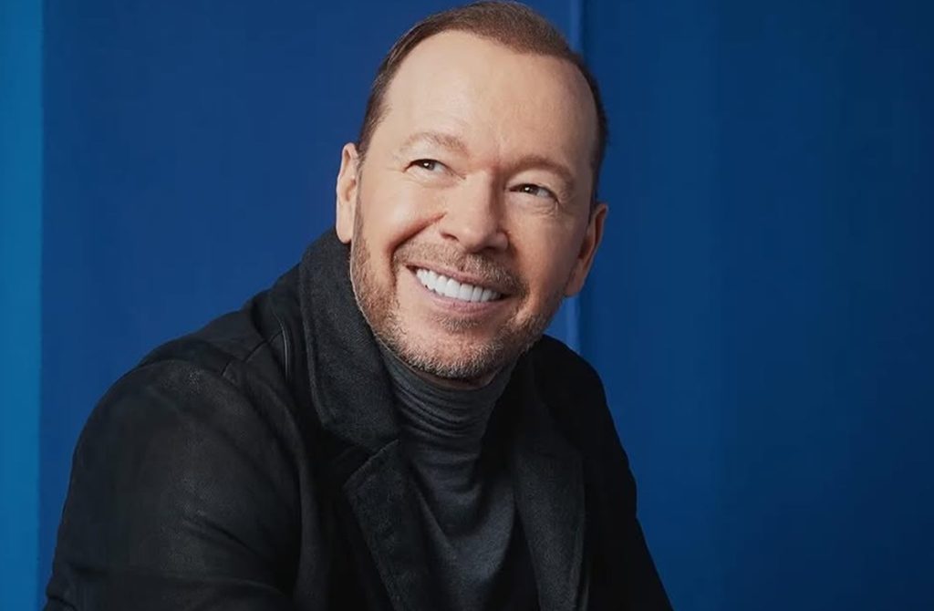 Donnie Wahlberg Buka Reservasi Makan Malam Di Meja Ikonik Blue Bloods Taktus Amal