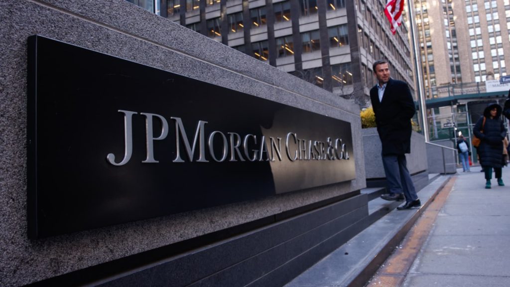 Eksekutif JPMorgan Panggilan untuk ‘lebih banyak keramaian’ setelah kembali ke mandat kantor