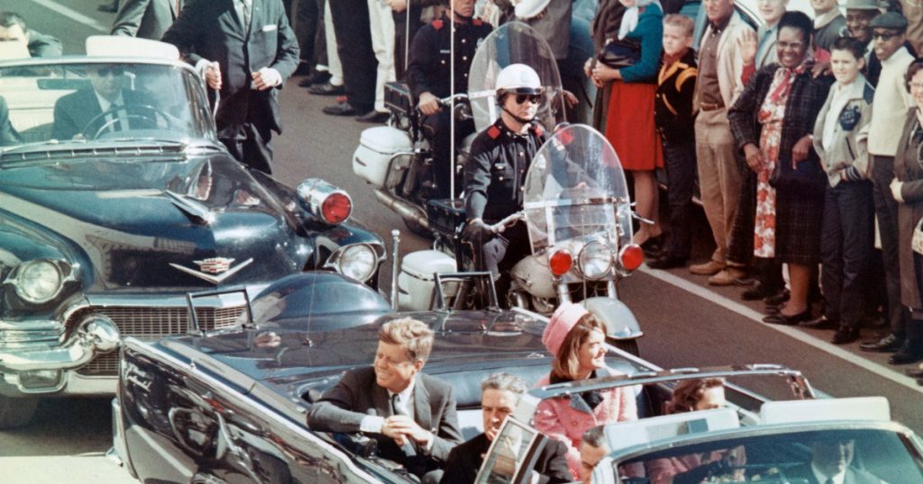 FBI mengatakan telah menemukan ribuan file baru tentang pembunuhan JFK | Berita Politik