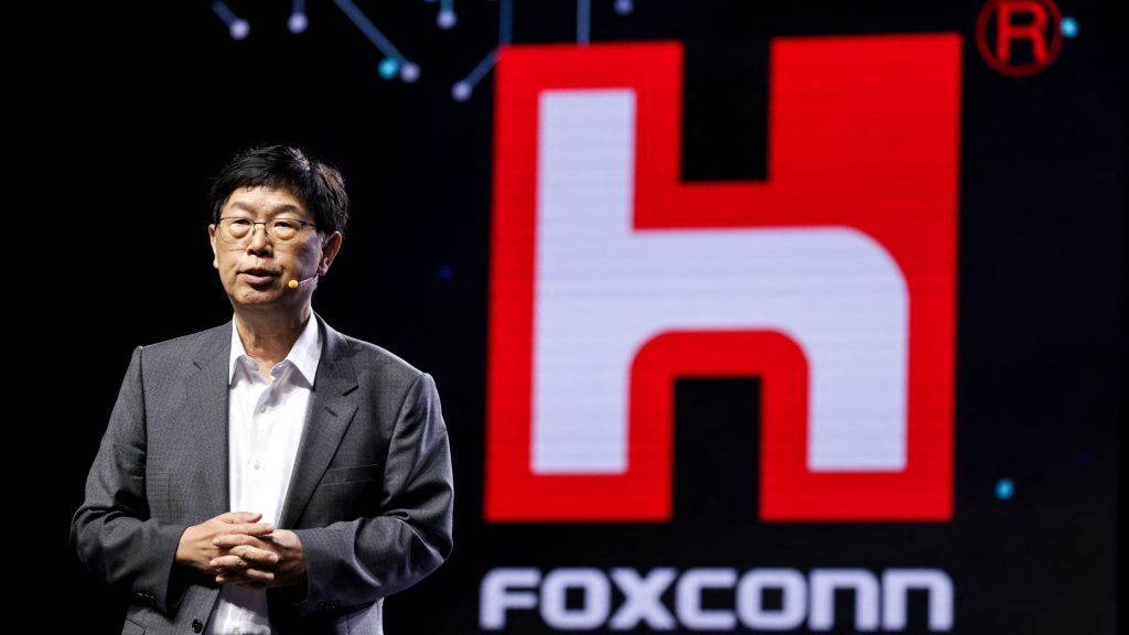 Foxconn mengatakan terbuka untuk membeli saham di Nissan