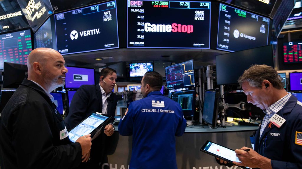 GameStop, MicroStrategy berbagi naik setelah Ryan Cohen memposting foto dengan Michael Saylor