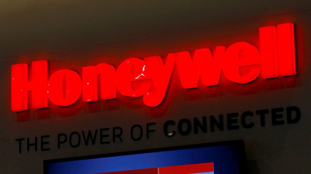 Honeywell untuk berpisah tiga setelah tekanan dari investor aktivis Elliott Management