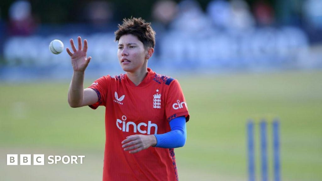 ISSY WONG: Inggris Mishandled Fast Bowler, kata Mark Robinson