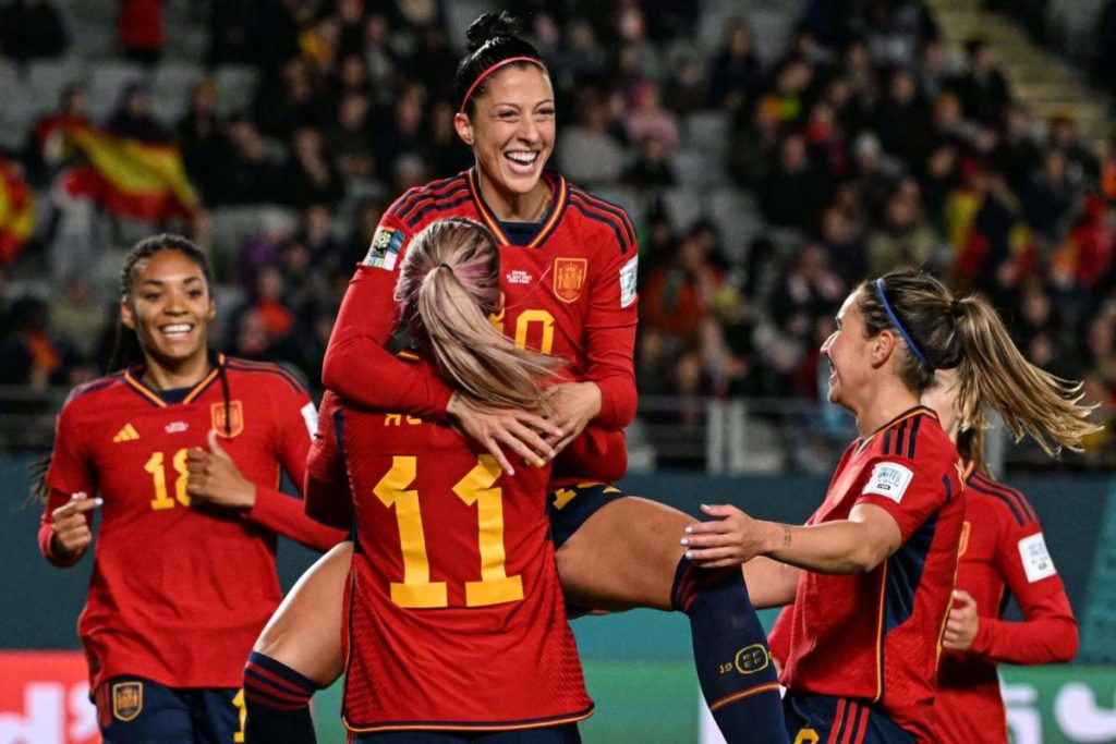 Jenni Hermoso – Rekor pencetak gol, swearer serial dan ikon olahraga Spanyol