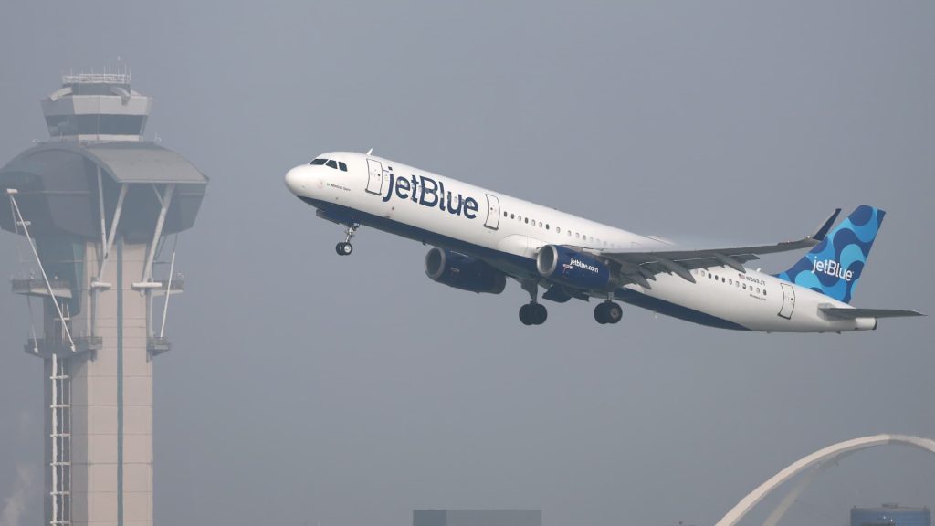 JetBlue berbicara dengan ‘beberapa maskapai’ tentang kemitraan baru