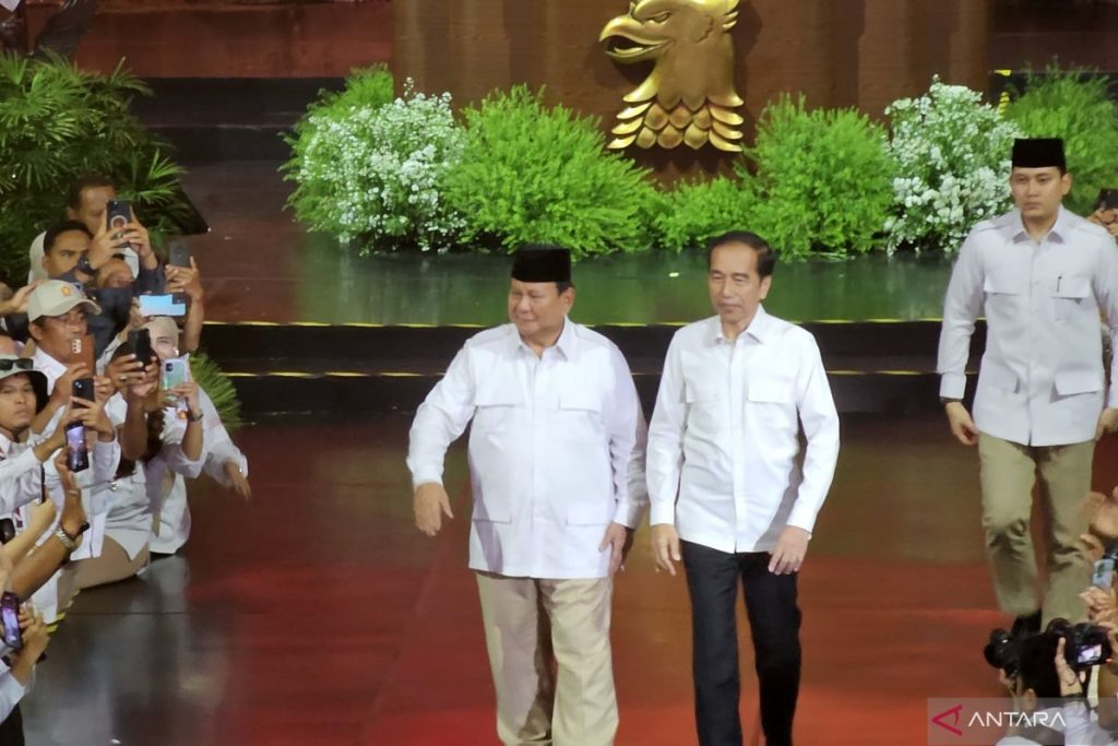 Jokowi memuji peringkat persetujuan pemerintah Prabowo yang mengesankan