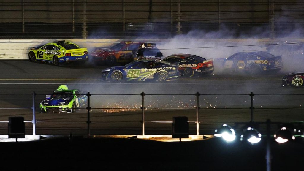 Kyle Busch, Jeff Gordon Kritis pada langkah Joey Logano sebelum kecelakaan multi-mobil di Daytona 500