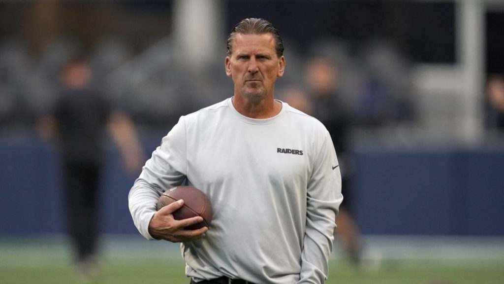 Laporan: Greg Olson untuk bergabung kembali dengan Raiders sebagai pelatih QBS