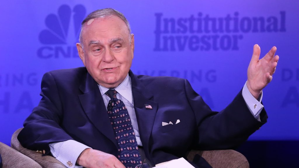 Leon Cooperman membeli saham di bawah radar yang berjuang selama kuartal keempat