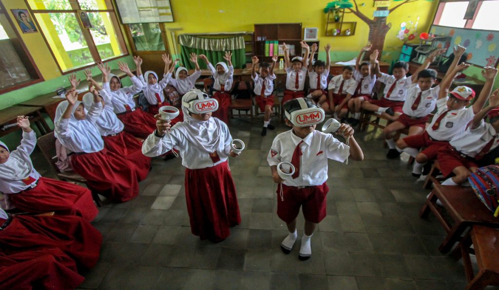 Lestari Moerdijat Regulasi Pendidikan Tinggi Harus Sinkron dan Dibenahi