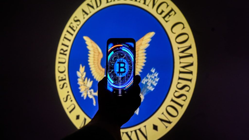 Manusia mengaku bersalah dalam hack akun X SEC yang mengklaim persetujuan Bitcoin ETFS