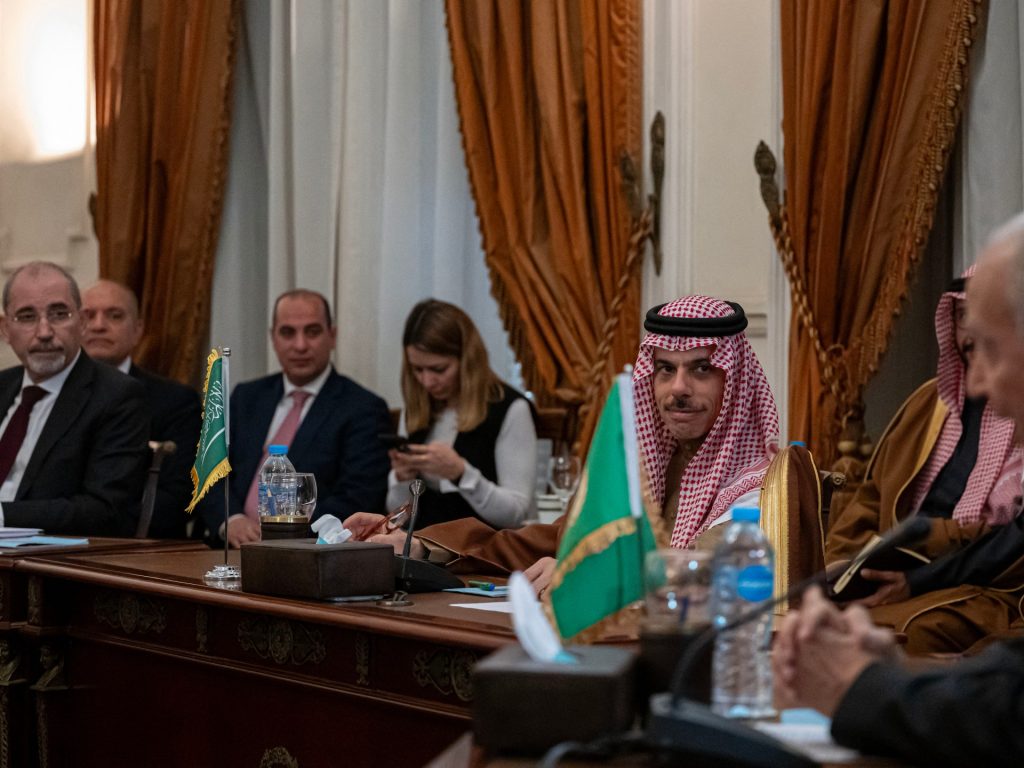 Menteri Arab menolak seruan Trump untuk menggusur warga Palestina dari Gaza | Berita Konflik Israel-Palestina