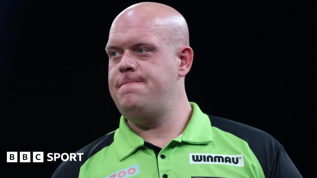 Michael Van Gerwen: Juara Dunia Tiga kali menderita kekalahan kejutan oleh amatir Irlandia Michael Flynn di Kejuaraan Pemain