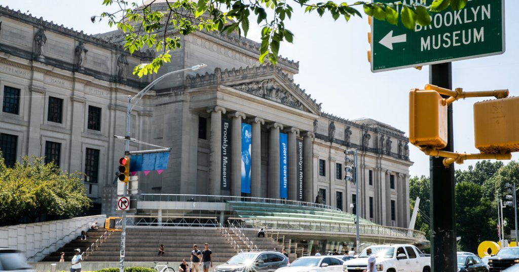 Museum Brooklyn akan memberhentikan karyawan dan meningkatkan pameran kembali