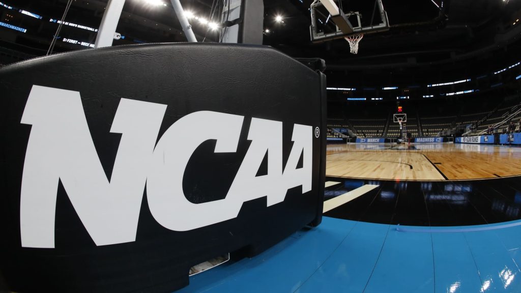 NCAA Bars Transgender Wanita berkompetisi dalam olahraga wanita