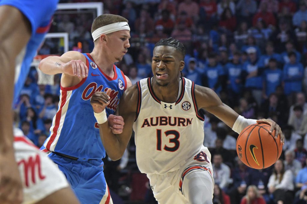 No. 1 Auburn menunda No. 23 Ole Miss; Johni Broome mencetak 20 poin dalam kemenangan 92-82