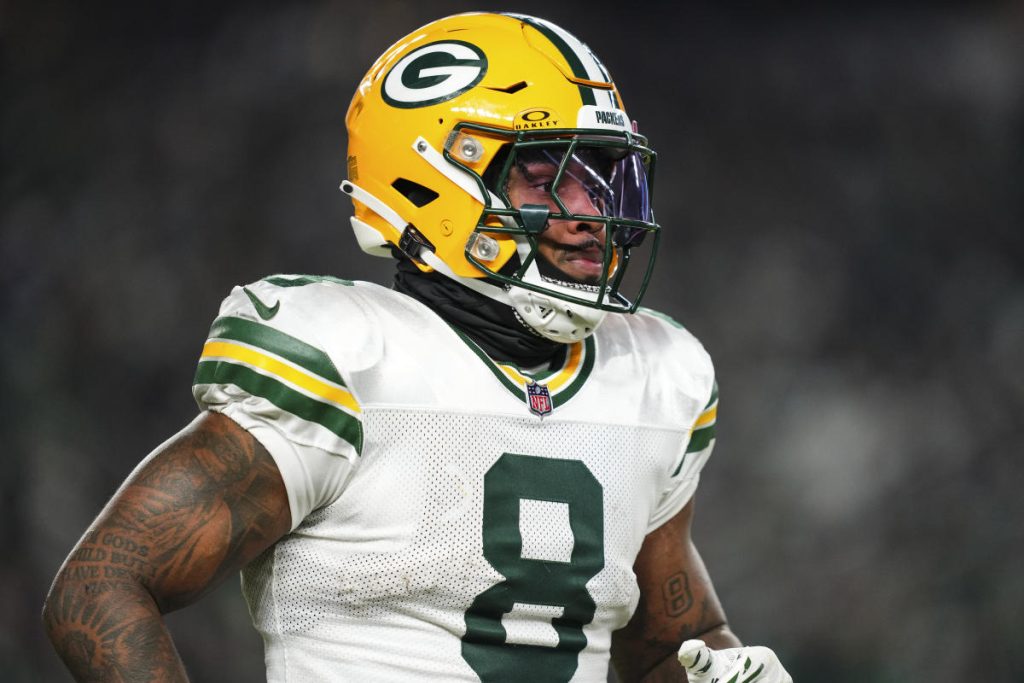 Packers RB Josh Jacobs secara terbuka meminta tim untuk menambahkan No. 1 WR: ‘Saya sudah beberapa pembicaraan dengan (Davante Adams)’