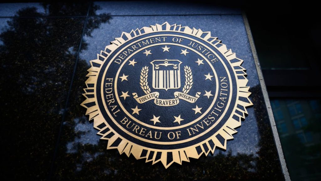 Pejabat Senior FBI secara paksa menolak penembakan administrasi Trump