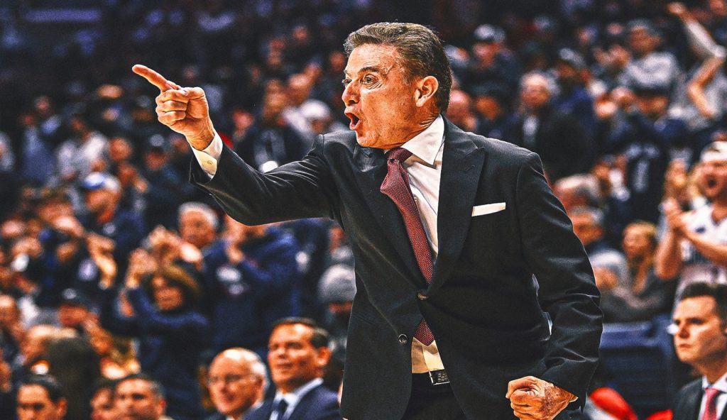 Pelatih St. John Rick Pitino’s Fiery Halftime Speech mengambil internet dengan badai