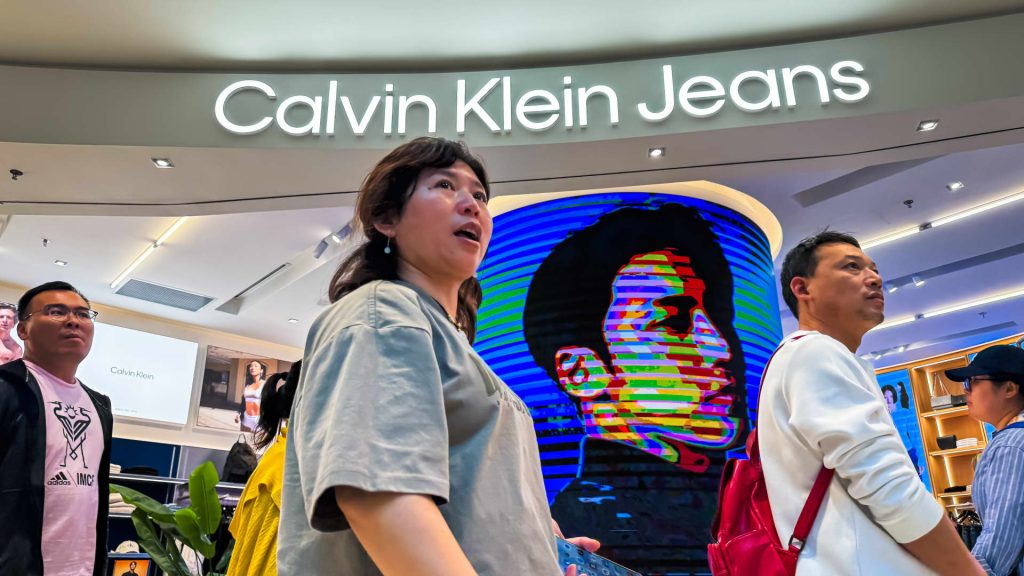 Pemilik Calvin Klein PVH masuk daftar hitam di China