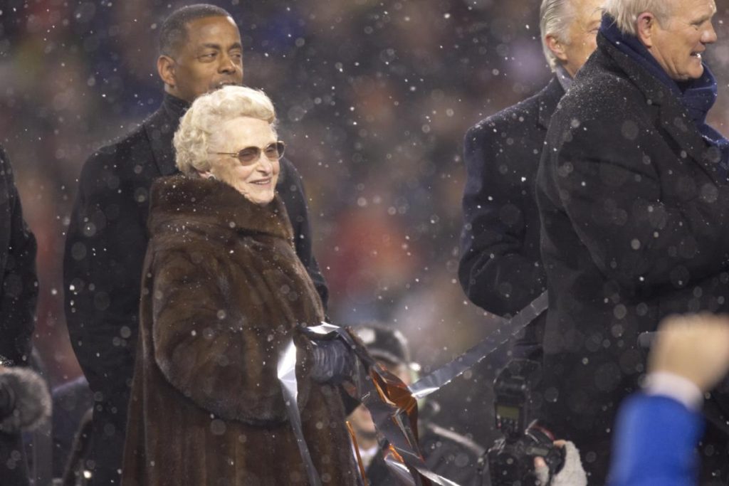 Pemilik Chicago Bears dan Matriark Virginia Halas McCaskey meninggal di 102