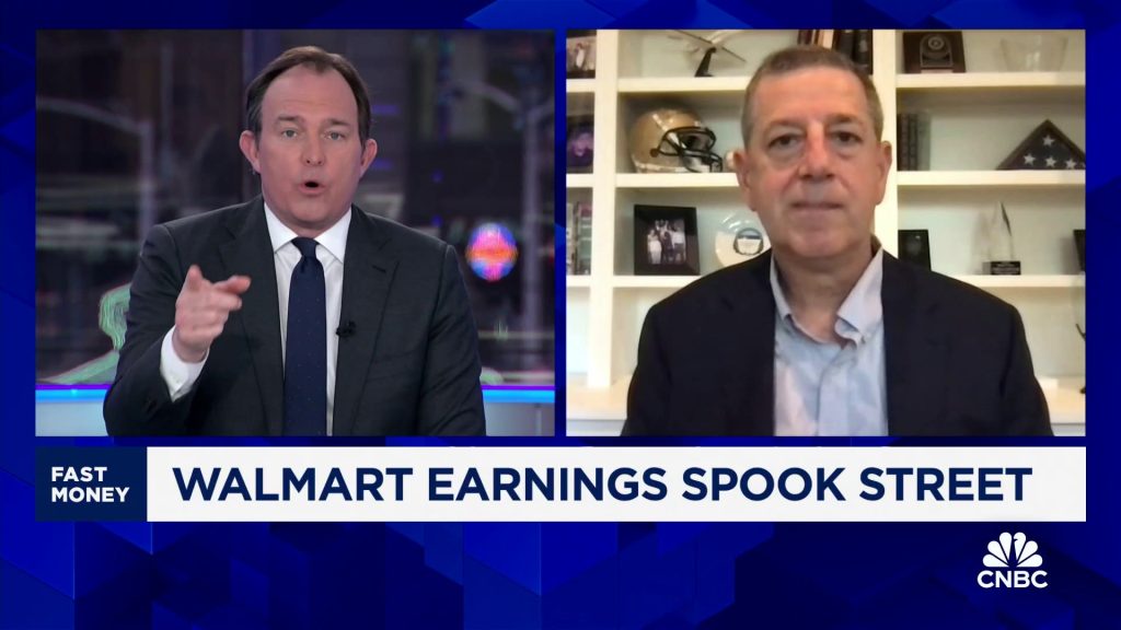 Penurunan saham Walmart setelah pendapatan aneh, kata mantan CEO Bill Simon