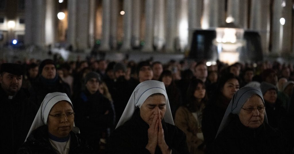 Penyakit Francis menimbulkan pertanyaan sulit: siapa yang memerintah jika paus tidak bisa?