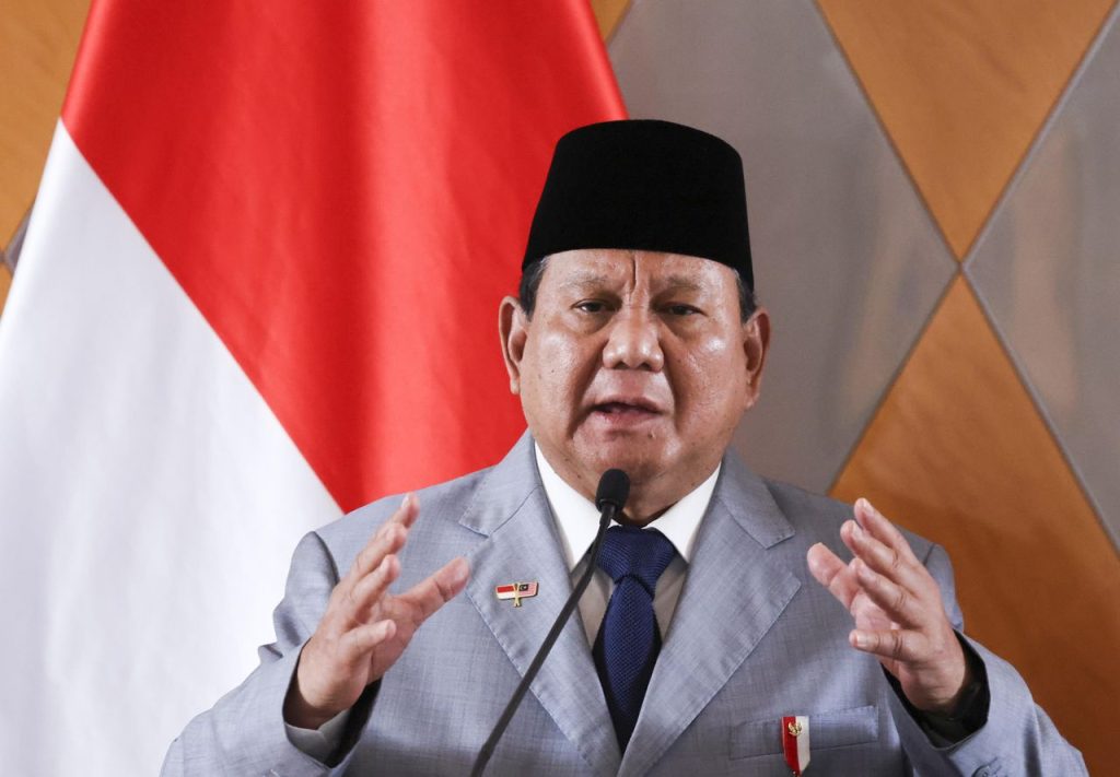 Prabowo memainkan kartu populis untuk memberi energi pada pertumbuhan Indonesia yang diredam