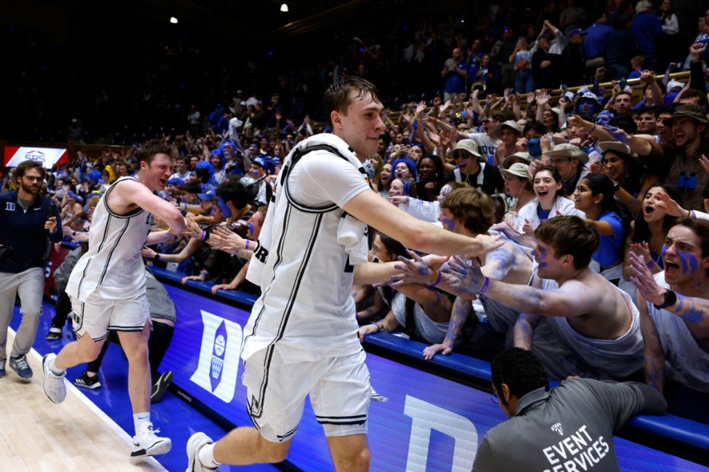 Pria Basketball AP Poll: Duke, Cooper Flagg terlihat tak terbendung di ACC saat Iowa State Spiral dengan kerugian back-to-back