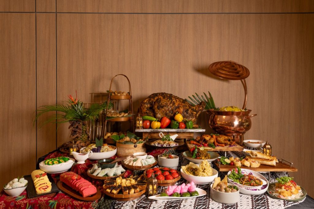 Rayakan Ramadan Delangan Iftar Buffet Berkonsep Kuliner Nusantara Di Oakwood Hotel Apartemen Taman Mini Jakarta