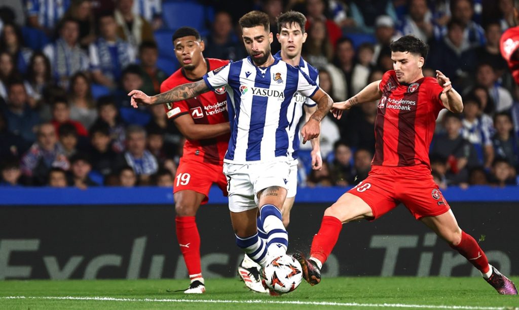 Real Sociedad vs Midtjylland Sociedad Real Bungkam Midtjylland 5-2, Melaju Ke 16 Besar Liga Europa