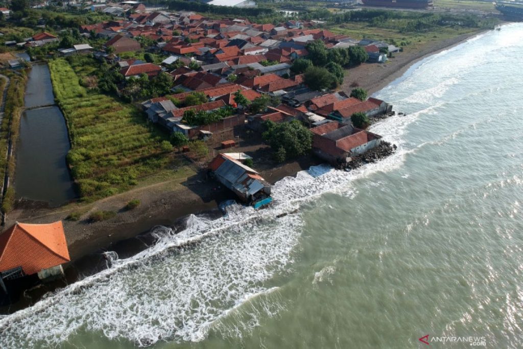 Rencana Pemerintah 700 Km Dinding Laut Dari Banten ke Jawa Timur