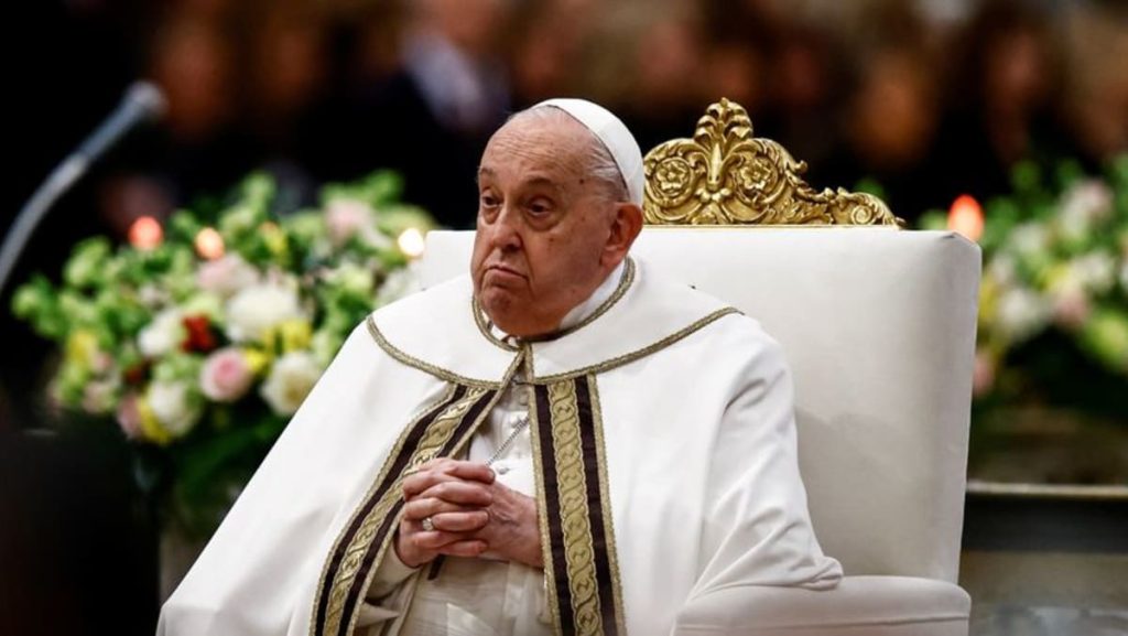 Saat Paus Francis menghabiskan hari ketujuh di rumah sakit, Cardinals mengekspresikan harapan untuk pemulihan